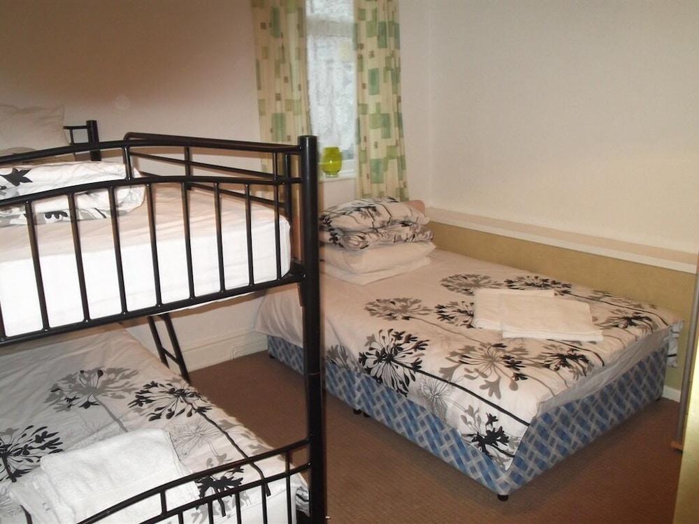Tudor House Blackpool Esterno foto
